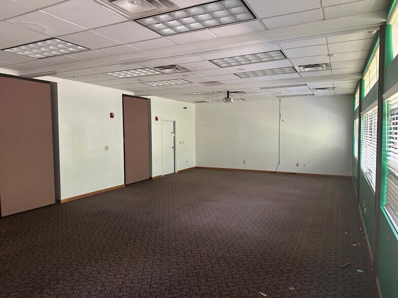 More Photos Of 5720 Avery Rd, Dublin Office For Sale