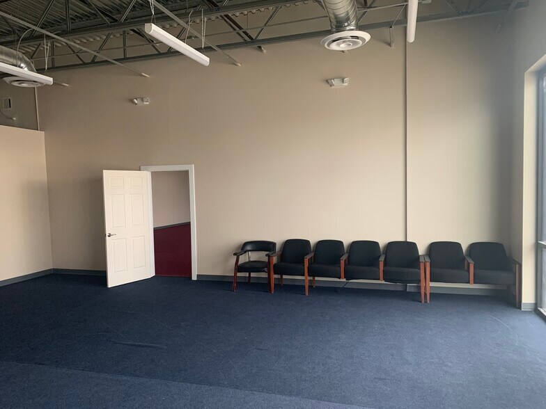 More Photos Of 3201 Oak, Phoenix General Retail For Lease