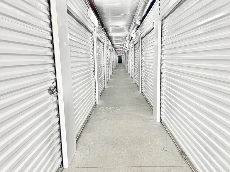 More Photos Of 3033 NE 53rd Ave, Gainesville Self Storage For Sale