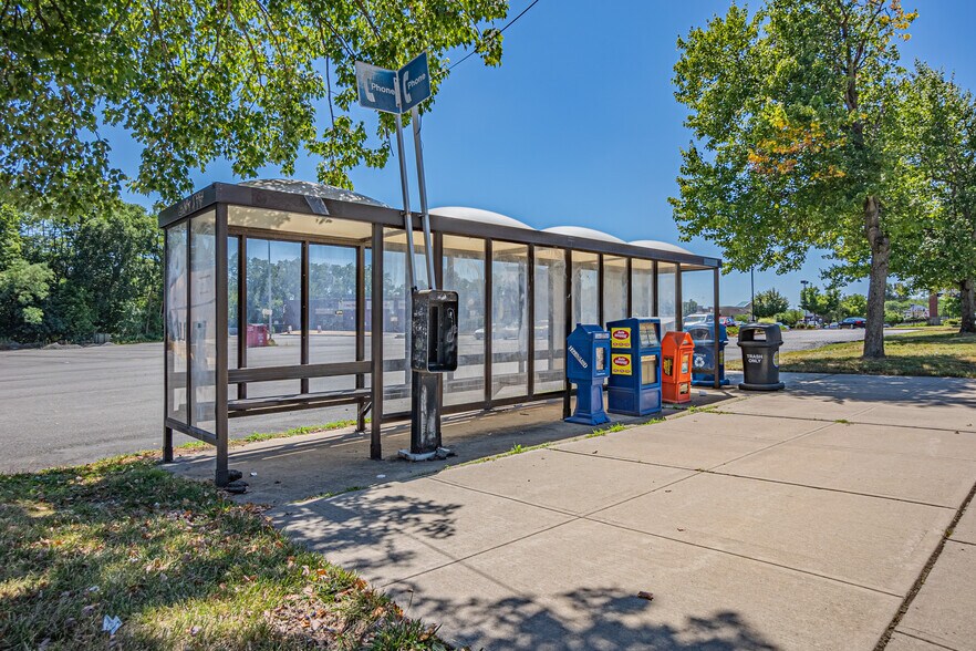 More Photos Of 3550 Rt 27, Kendall Park Freestanding For Lease