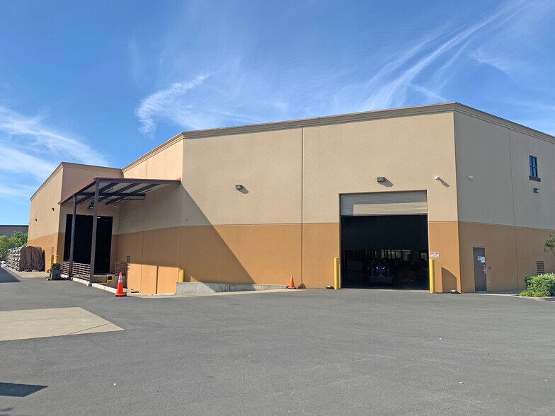 More Photos Of 5600 Earhart Ct, Windsor Warehouse For Sale