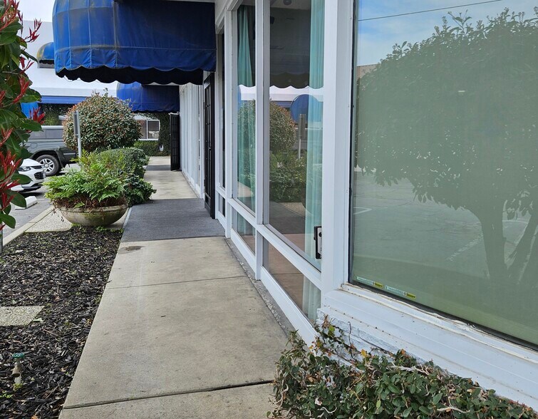 More Photos Of 418 McHenry Ave, Modesto Storefront For Sale