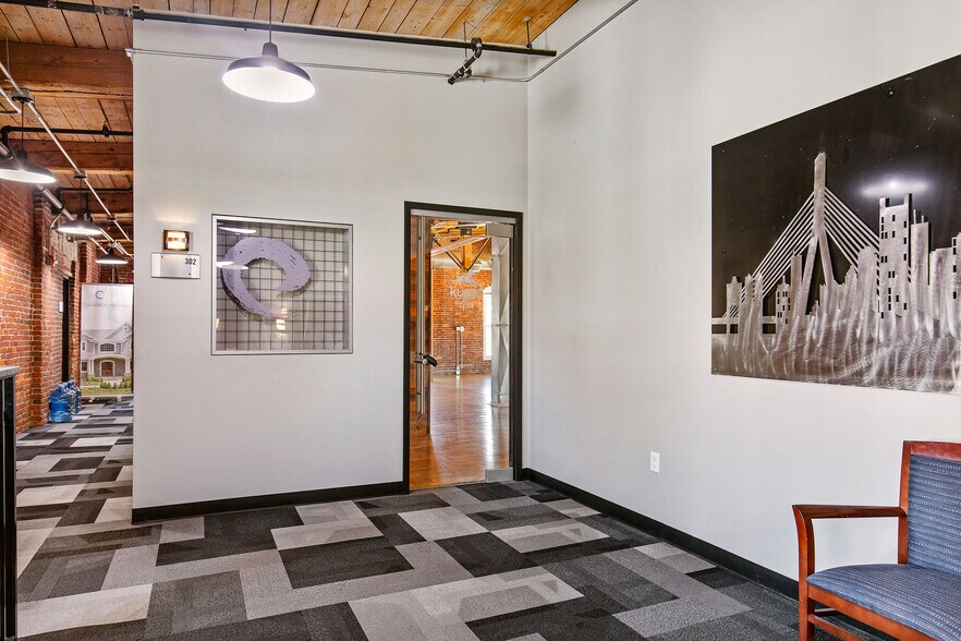 More Photos Of 77 Elm St, Amesbury Loft Creative Space For Lease