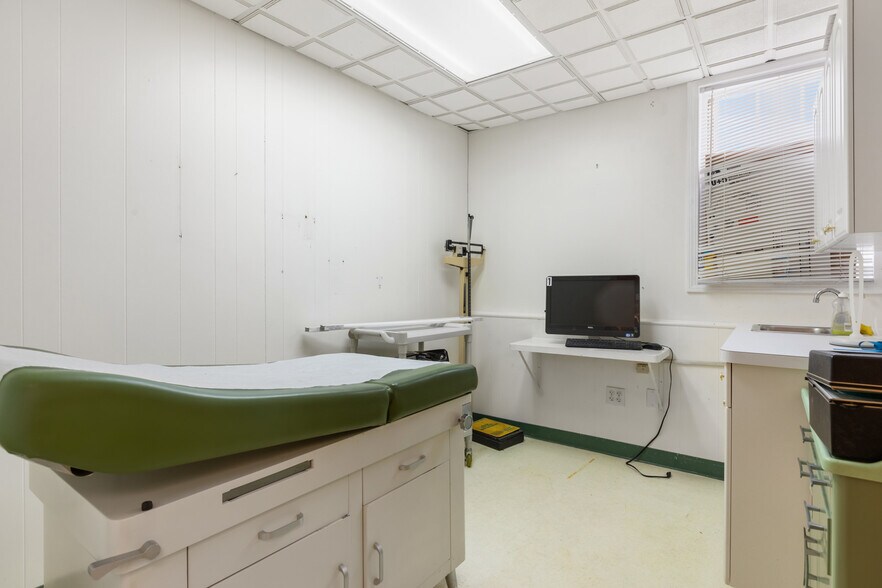 More Photos Of 25 Lowell St, Wilmington Loft Creative Space For Sale