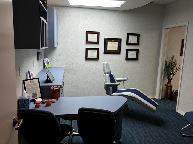 More Photos Of 2477 Stickney Point Rd, Sarasota Medical For Sale