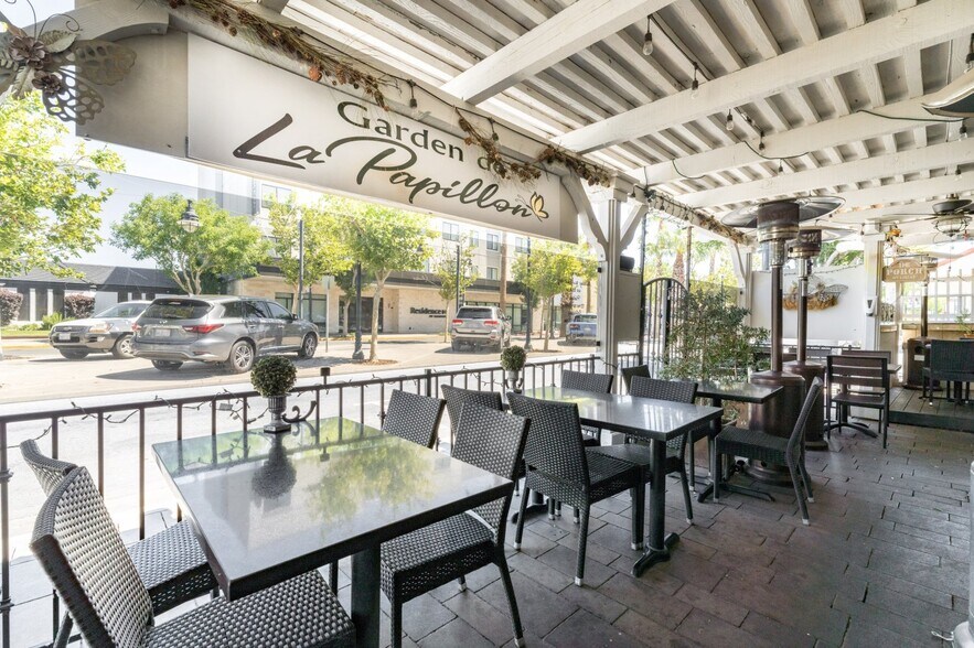 More Photos Of 858 W Lancaster Blvd, Lancaster Restaurant For Sale