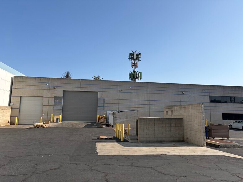 More Photos Of 450 N Sequoia Ave, Ontario Warehouse For Lease