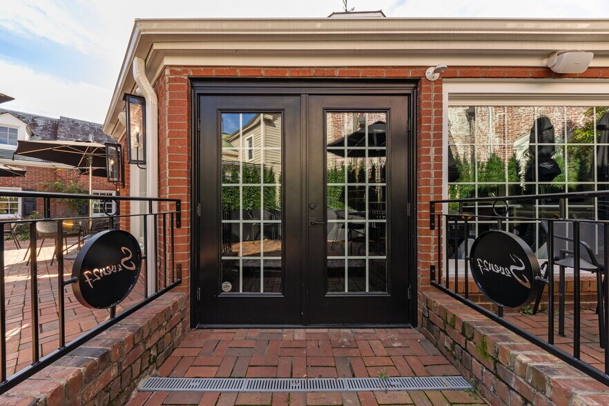 More Photos Of 38 Chinquapin Rd, Pinehurst Restaurant For Sale