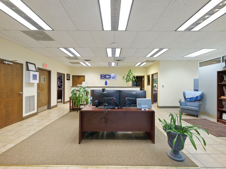 More Photos Of 2567 Athens Hwy, Gainesville Warehouse For Lease