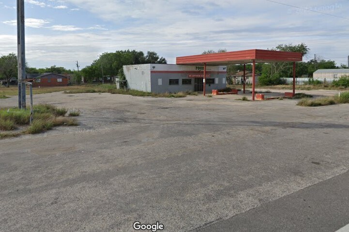 More Photos Of 12966 IH 35, Moore Freestanding For Sale