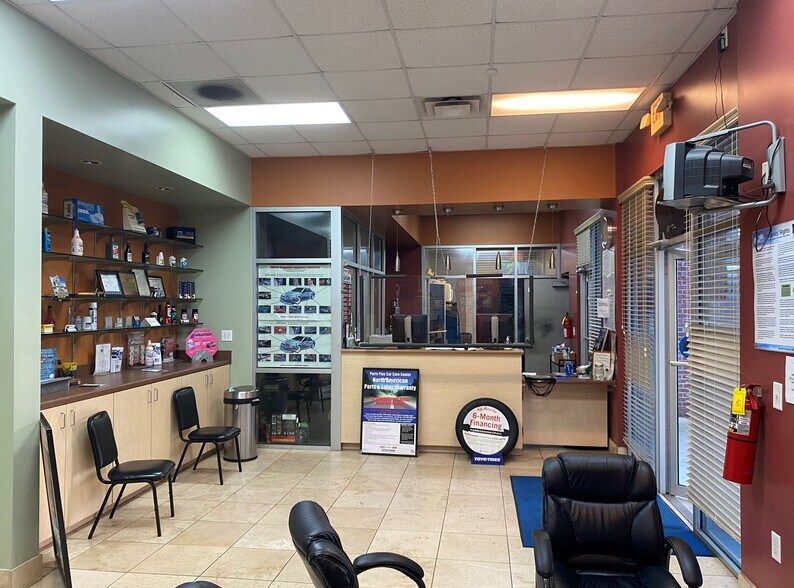 More Photos Of 2195 Briarcliff Rd NE, Atlanta Auto Repair For Sale