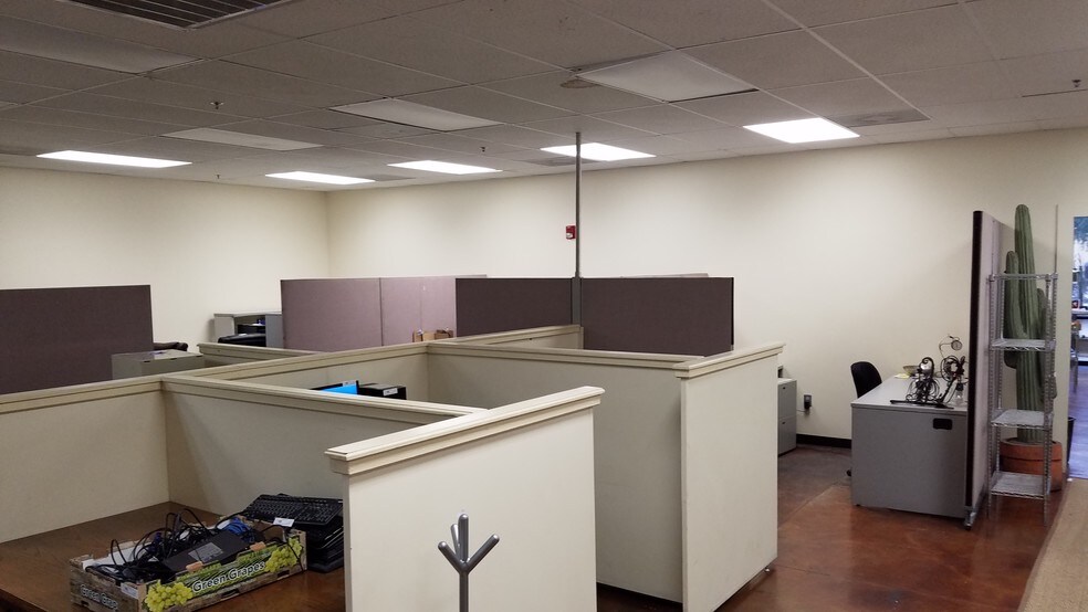 More Photos Of 210 Brand Ln, Stafford Warehouse For Lease