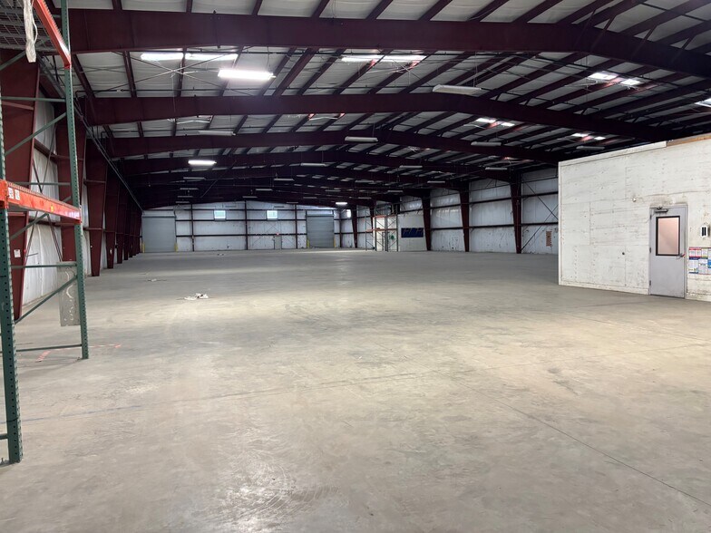 More Photos Of 3241 Benchmark Dr, Ladson Warehouse For Sale