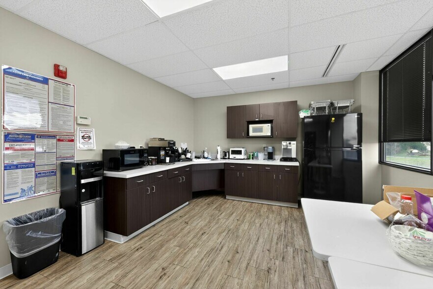 More Photos Of 400 TechneCenter Dr, Milford Office For Sale