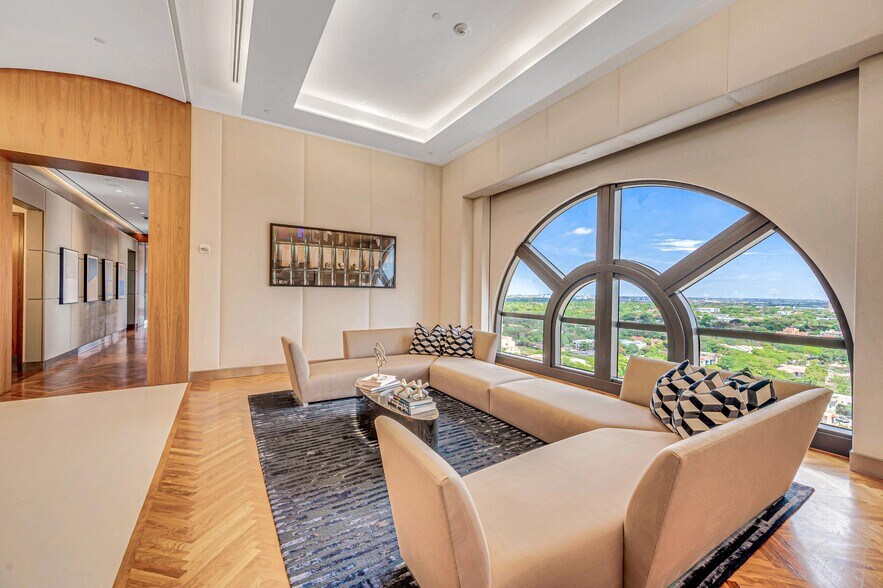 More Photos Of 2020 Ponce De Leon Blvd, Coral Gables Office For Lease