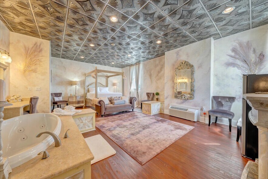 More Photos Of 812 E Main St, Bedford Lodge Meeting Hall For Sale