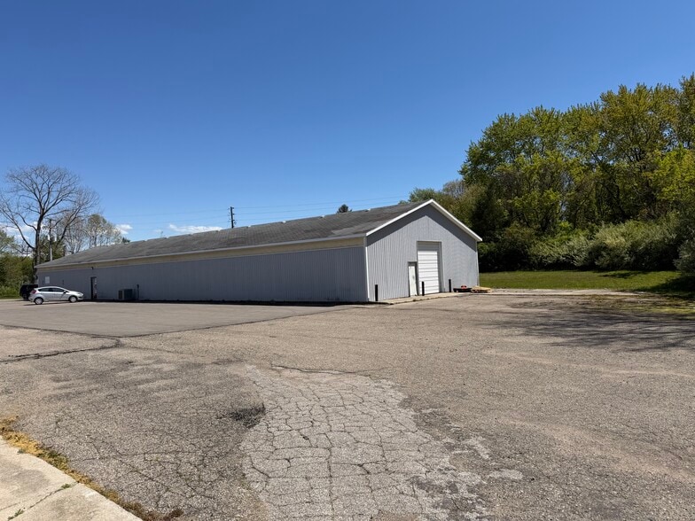 More Photos Of 380 73rd ½ Street, South Haven Manufacturing For Sale