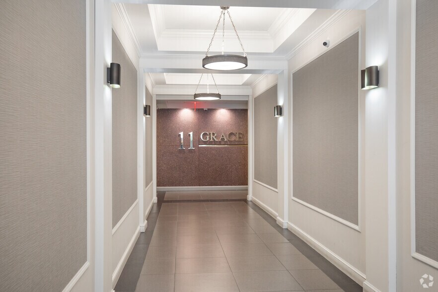 More Photos Of 11 Grace Ave, Great Neck Office For Lease