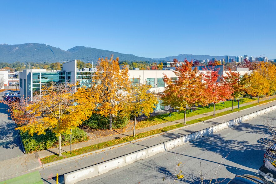 More Photos Of 828 Harbourside Dr, North Vancouver Office For Sale