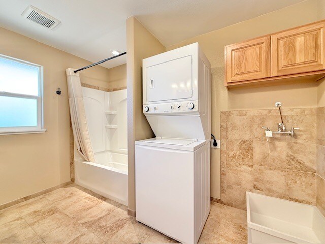 More Photos Of 201 10th St, Windsor Office For Sale