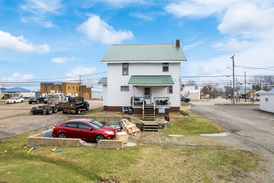 More Photos Of 559 Canton Rd NW, Carrollton General Retail For Sale