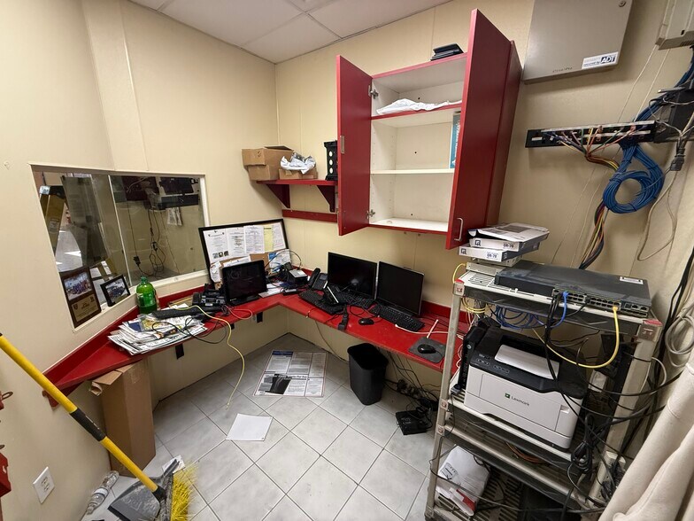 More Photos Of 209 S Cocoa Blvd, Cocoa Fast Food For Lease