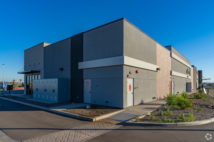 More Photos Of NEC Cactus Rd & Loop 303, Surprise General Retail For Lease