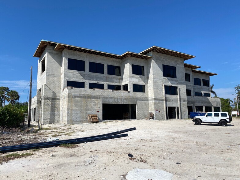 More Photos Of 3080 Tamiami Trl E, Naples Coworking Space