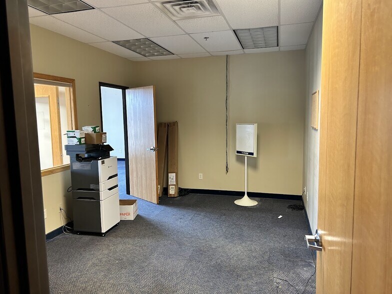 More Photos Of 2440 Clare Ln Ne, Rochester Flex For Sale