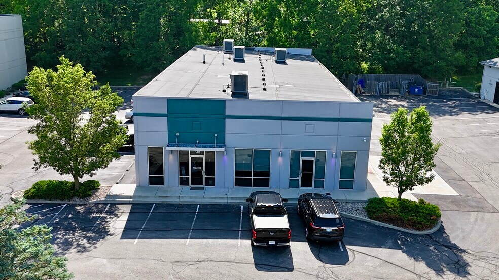 More Photos Of 725 E Main St, Westfield Light Manufacturing For Sale