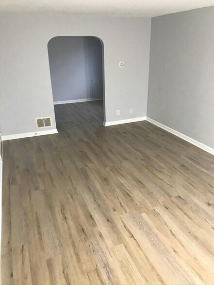 More Photos Of 24 Fernwood Ave, Dayton Apartments For Sale