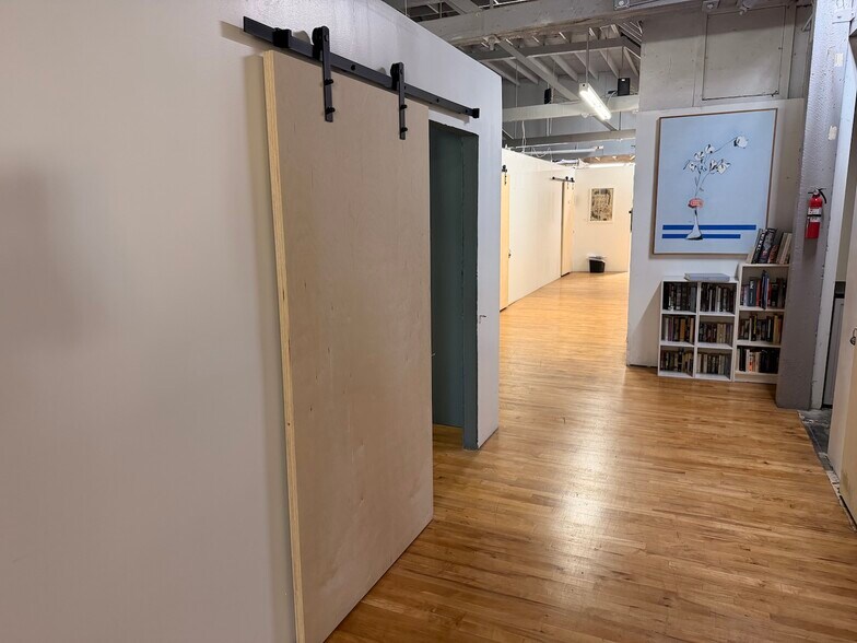 More Photos Of 955 Venice Blvd, Los Angeles Service For Lease