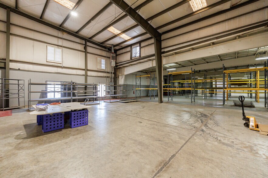 More Photos Of 12230 Cumming Hwy, Canton Warehouse For Lease