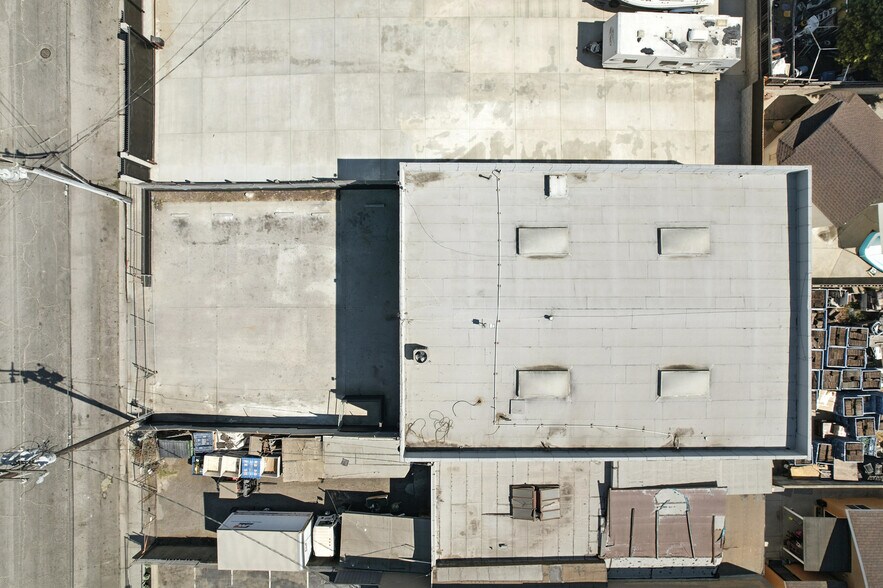 More Photos Of 23120 Mariposa Ave, Torrance Warehouse For Sale