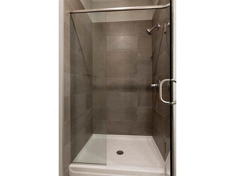 More Photos Of 10 2nd St SE, Minneapolis Apartments For Lease