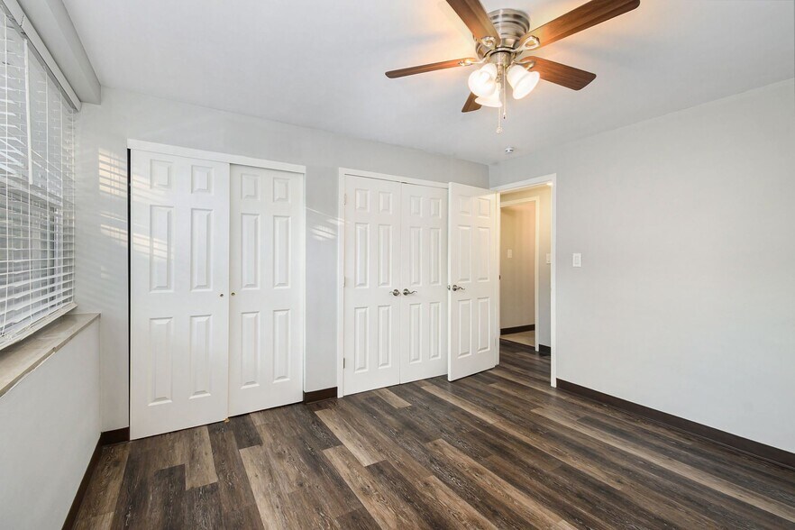 More Photos Of 4339 Roanoke Pkwy, Kansas City Apartments For Sale