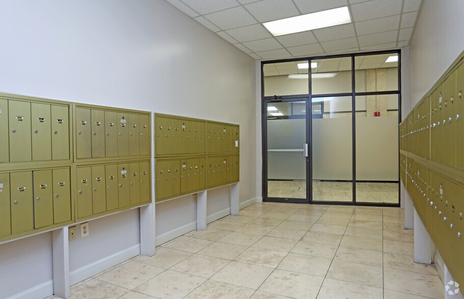 More Photos Of 837 Gravier St, New Orleans Apartments For Lease