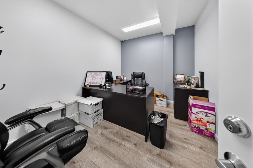 More Photos Of 20847 Sherman Way, Canoga Park Office For Sale