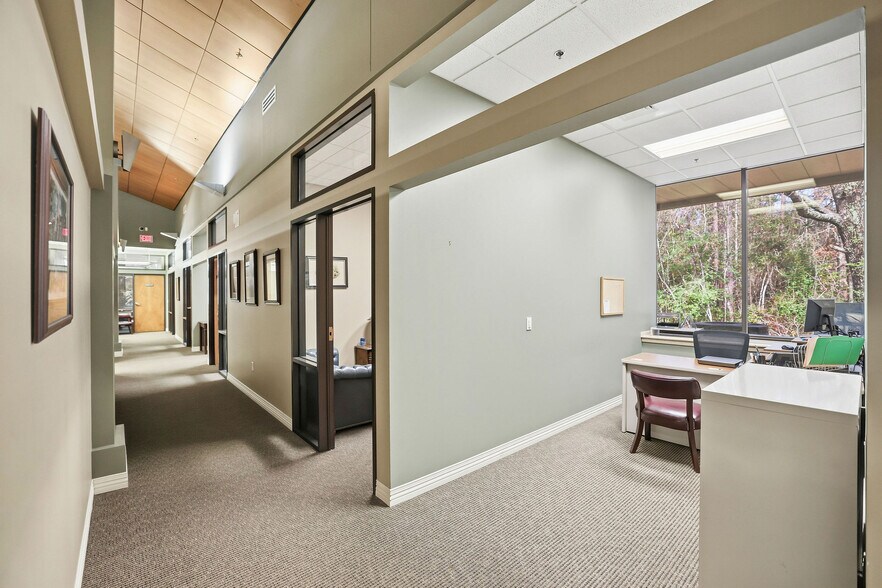 More Photos Of 68031 Capital Trace Row, Mandeville Office For Lease