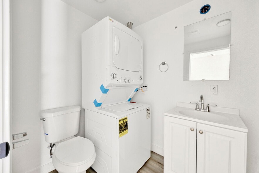 More Photos Of 103 N Catalina Ave, Pasadena Apartments For Sale