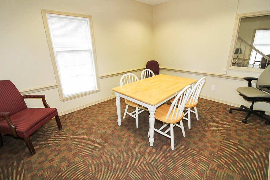 More Photos Of 330 N Cedar Bluff Rd, Knoxville Bank For Sale