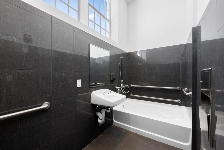 More Photos Of 301 SW 13th Ave, Fort Lauderdale Office For Sale