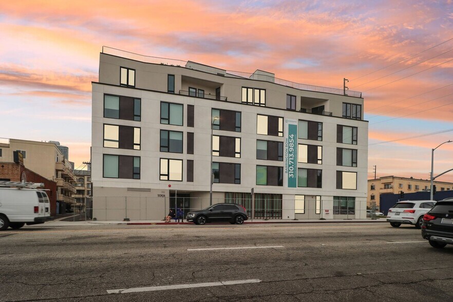 More Photos Of 11701 Santa Monica Blvd, Los Angeles Apartments For Lease