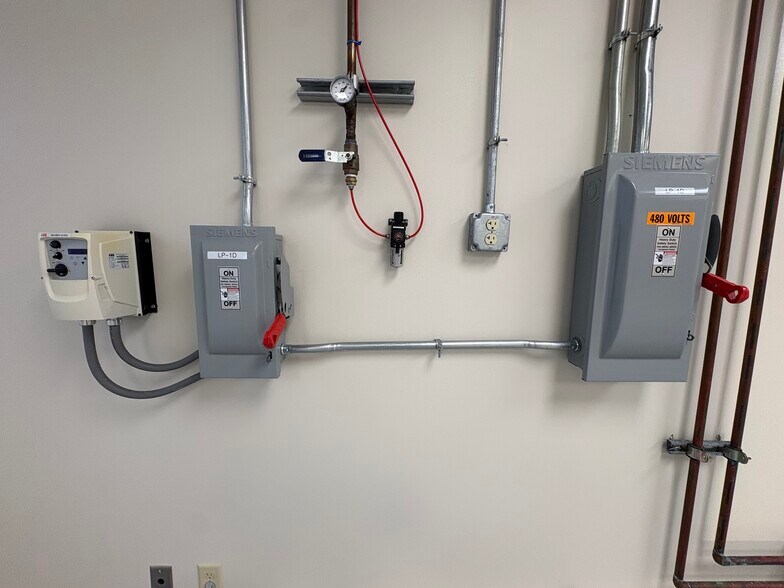 More Photos Of 3589 Sagamore Pky, Lafayette Office For Lease