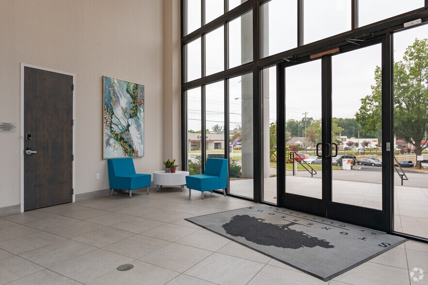 More Photos Of 3300 Battleground Ave, Greensboro Office For Lease