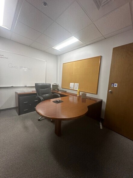 More Photos Of 362 Industrial Park Rd, Middletown Warehouse For Sale