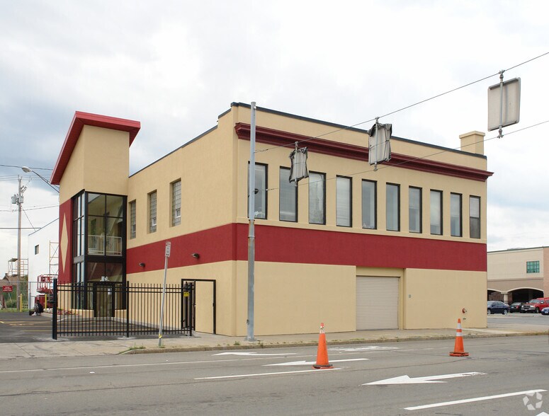 More Photos Of 319-327 Elm St, Buffalo Manufacturing For Lease