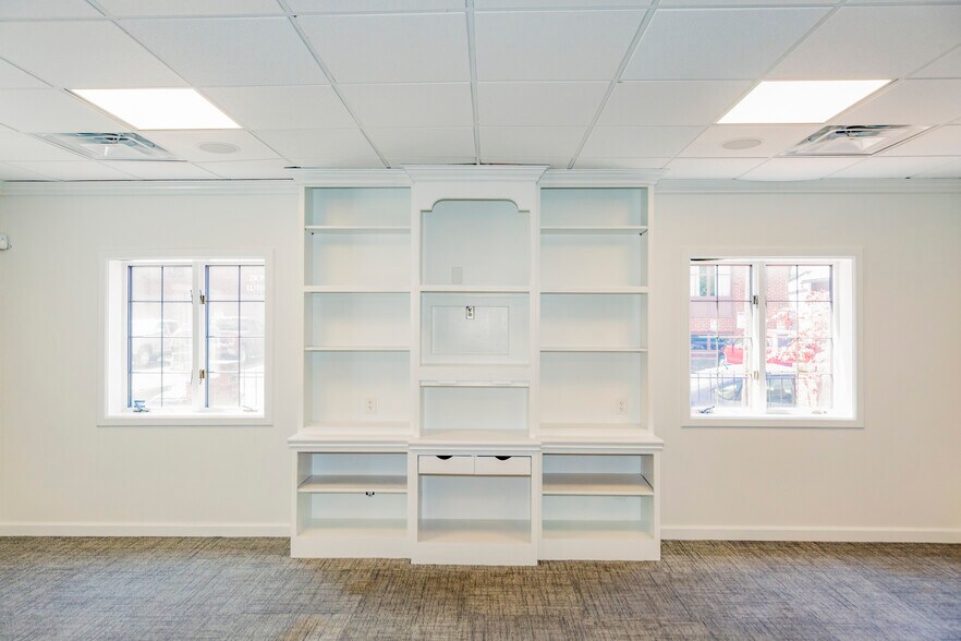 More Photos Of 30-40 E Columbus St, Columbus Unknown For Lease