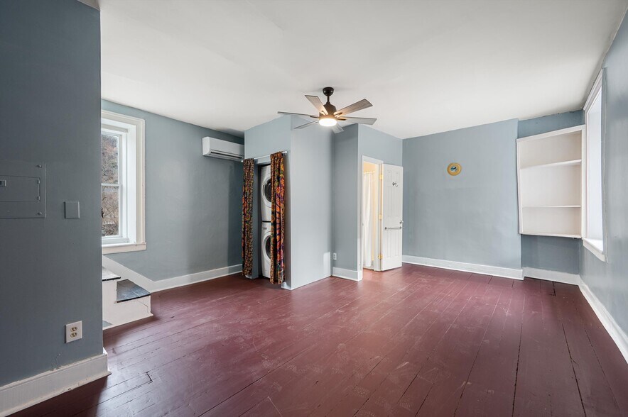 More Photos Of 170 High St / 173 Potomac St, Harpers Ferry Storefront Retail Residential For Sale