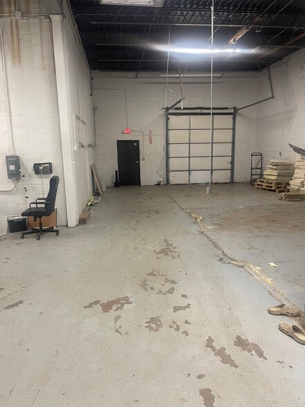 More Photos Of 83 Burlews Ct, Hackensack Warehouse For Lease